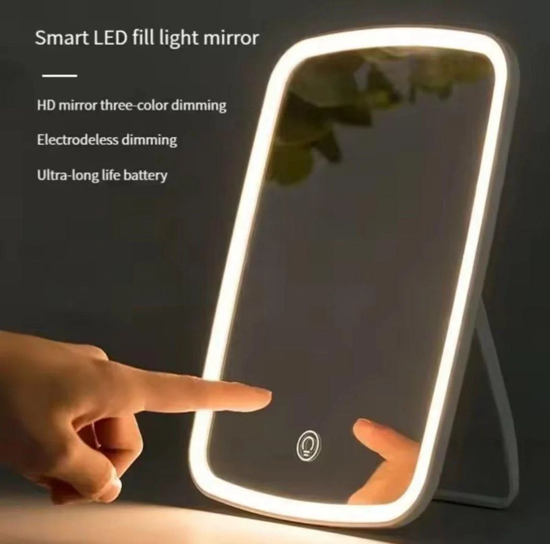 Настільне косметичне дзеркало з підсвіткою Magic Mirror