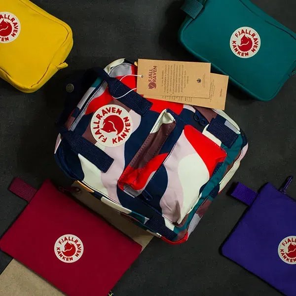 Компактний рюкзак-трансформер Fjallraven Kanken Camo Mini 7л (27х21х10 см) – Синій