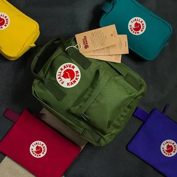 Компактний рюкзак-трансформер Fjallraven Kanken Mini 7л (27х21х10 см) – Хакі