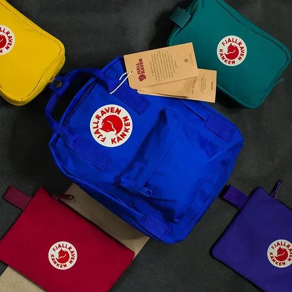 Компактний рюкзак-трансформер Fjallraven Kanken Mini 7л (27х21х10 см) – Синій