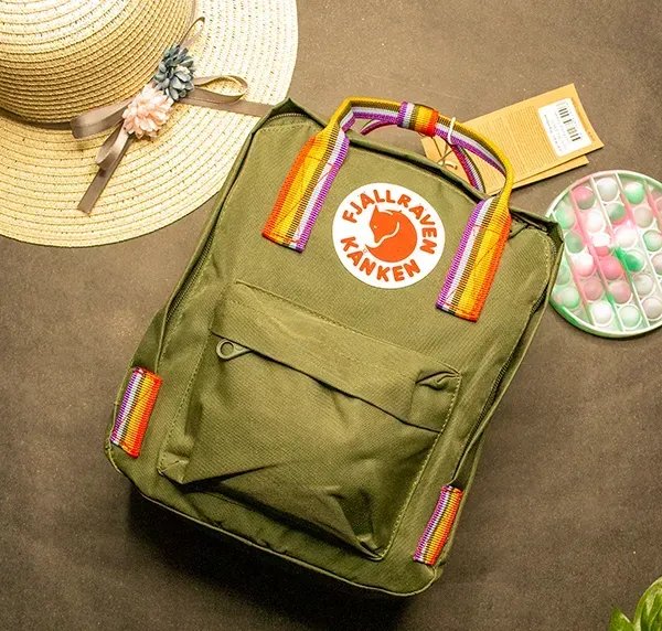 Компактний рюкзак-трансформер Fjallraven Kanken Mini 7л (27х21х10 см) – Хакі з різнокольоровими ручками