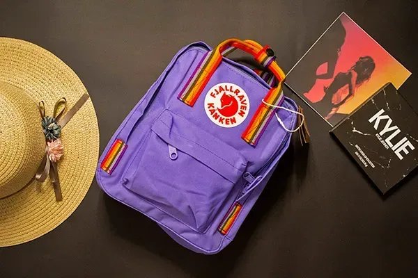 Компактний рюкзак-трансформер Fjallraven Kanken Mini 7л (27х21х10 см) – Бузковий з різнокольоровими ручками